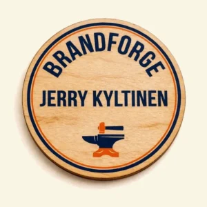 Pyöreä puinen nimikyltti painatuksella